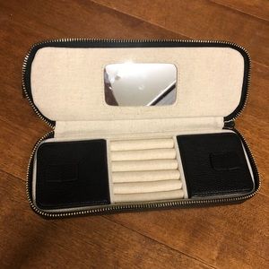 Mark & Graham travel jewelry and cosmetic case